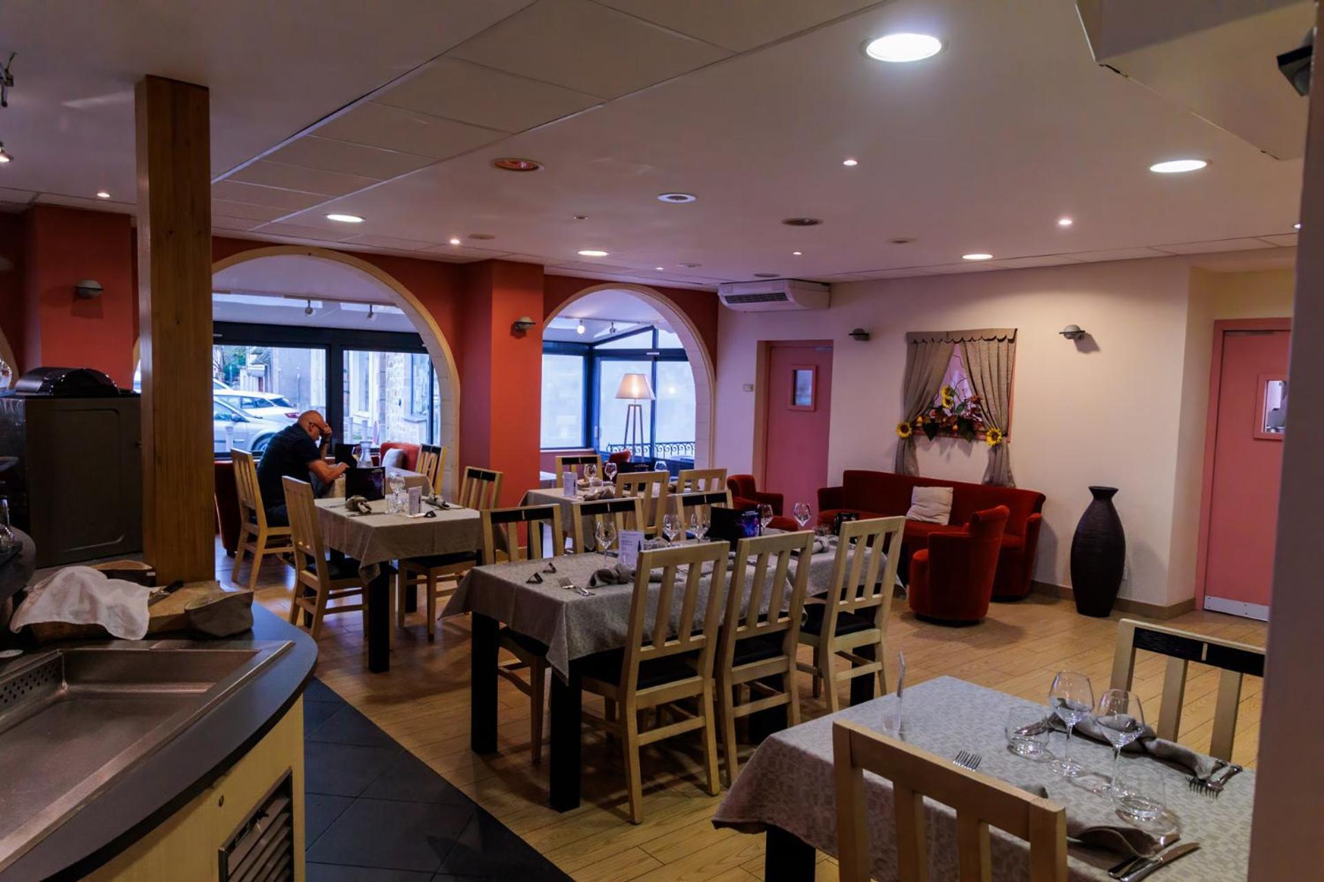Logis Hotel Restaurant Auberge De La Xaintrie Saint-Privat  Exteriör bild