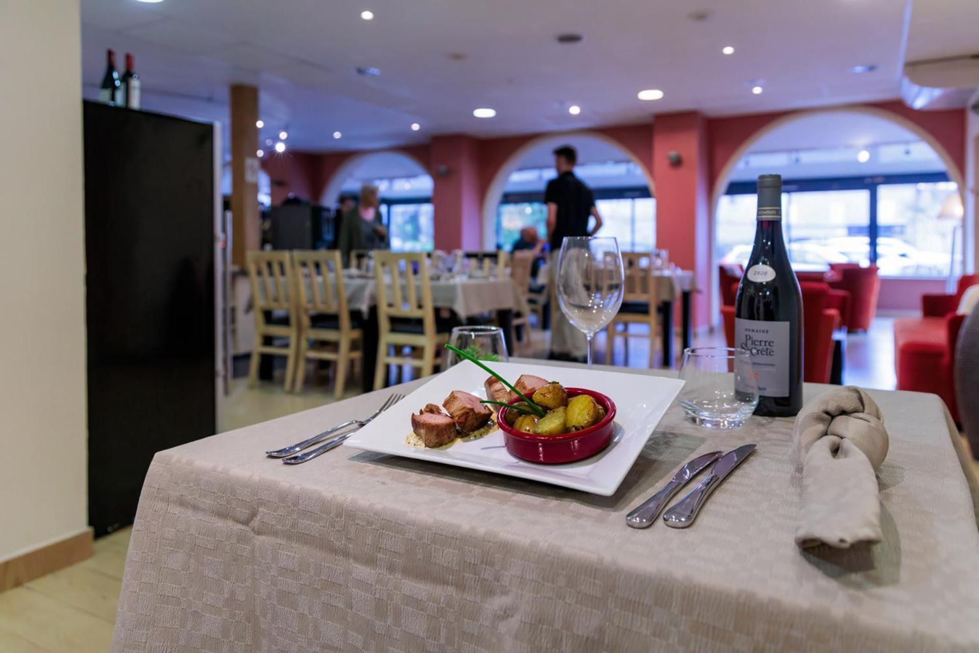 Logis Hotel Restaurant Auberge De La Xaintrie Saint-Privat  Exteriör bild